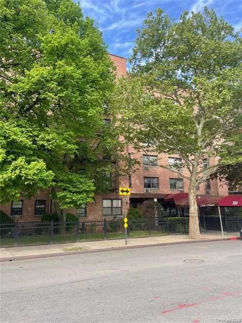 6n-Kew Gardens Rd Rd, New York, NY, 11418 | Card Image