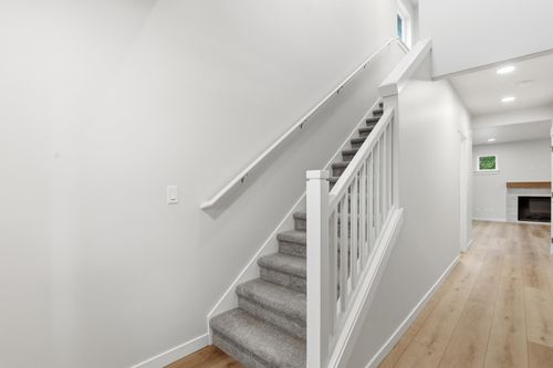 417 N Viewmont Ct, Greenacres, WA, 99016-5526 | Card Image