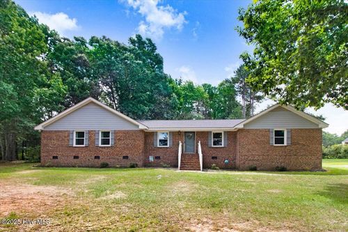 2001 Missy Ln, Clayton, NC, 27520-8216 | Card Image