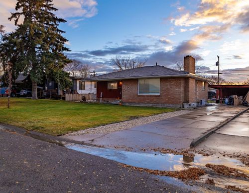 713 8th Ave N, Buhl, ID, 83316-1430 | Card Image