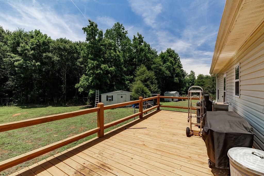 Residential in Dewy Rose 5