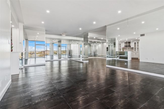 APT-1210 - 5200 Keller Springs Rd, Condo with 2 bedrooms, 3 bathrooms and null parking in Dallas TX | Image 5