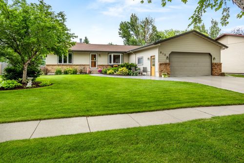 813 8th St E, West Fargo, ND, 58078-3101 | Card Image