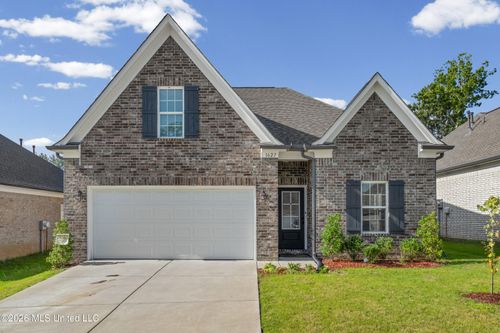 1627 Thomas St, Horn Lake, MS, 38637-3330 | Card Image
