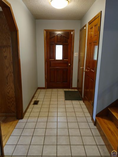 6707 Sw 25th St, House other with 4 bedrooms, 3 bathrooms and null parking in Topeka KS | Image 2