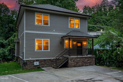 510 Hemlock St, Gatlinburg, TN, 37738-3000 | Card Image