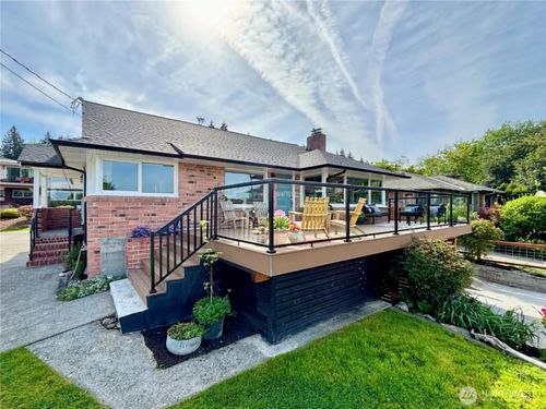 3228 57th Ave Sw, Seattle, WA, 98116-3109 | Card Image