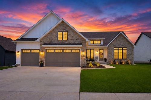7131 Alvie Ln, Bettendorf, IA, 52722-2564 | Card Image