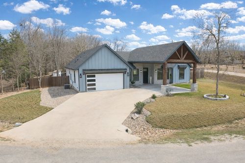 105 Laumaia Ln, Bastrop, TX, 78602-5901 | Card Image