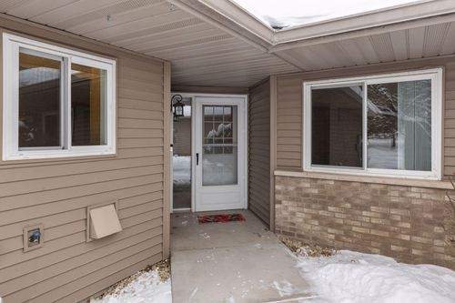 7095 Ivy Ridge Ln, Circle Pines, MN, 55014-2702 | Card Image