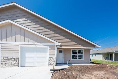4658 Pierce Dr, Manhattan, KS, 66502-4930 | Card Image