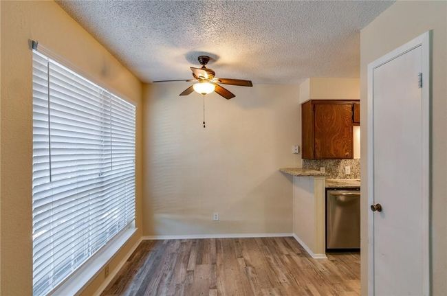 411 S Dooley St, Condo with 10 bedrooms, 5 bathrooms and 8 parking in Grapevine TX | Image 29