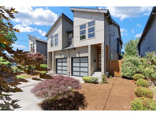 8315 Se Bush St, Portland, OR, 97266-2926 | Card Image