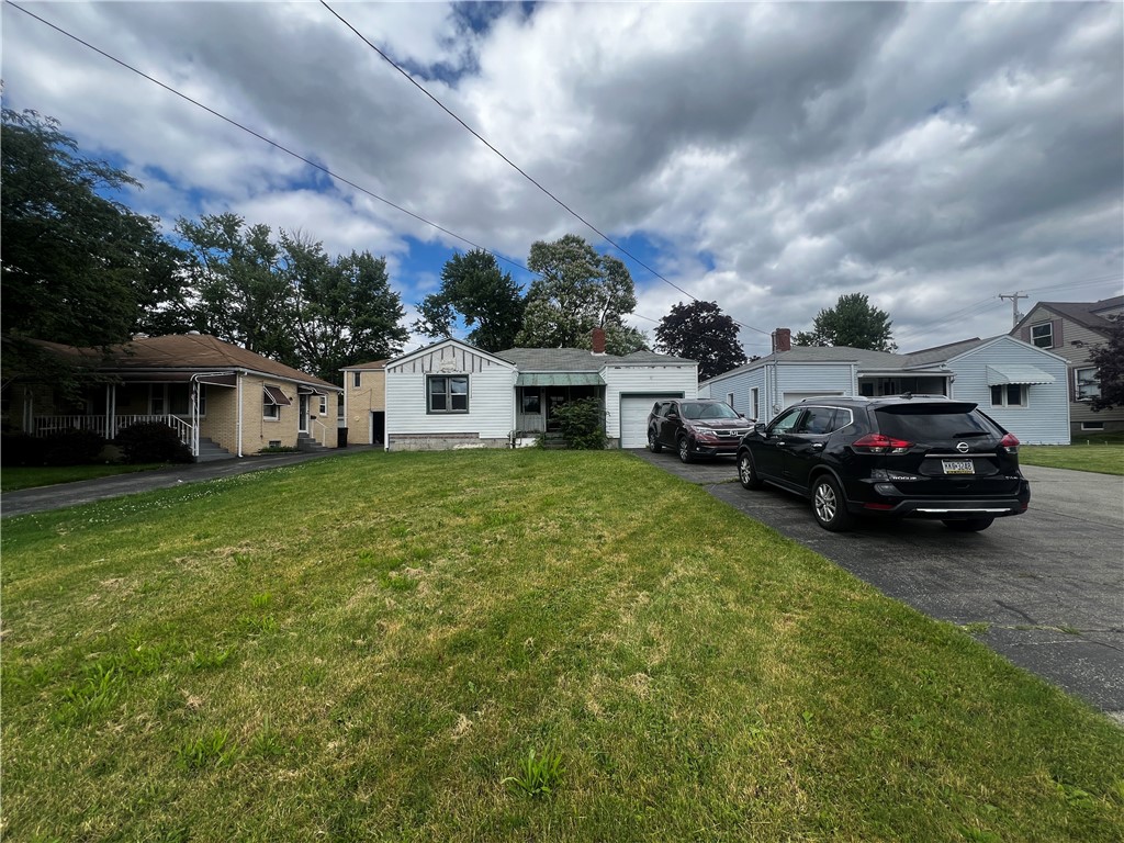 Sharon New Castle Rd, Farrell, PA 16121
