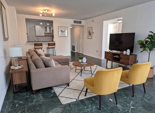 apt-405-2016 Bay Dr, Miami Beach, FL, 33141-4421 | Card Image
