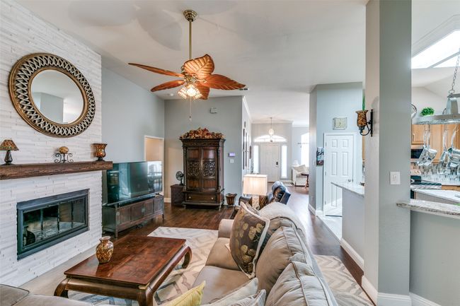 209 Timberbluff Ln, House other with 4 bedrooms, 2 bathrooms and null parking in Murphy TX | Image 8