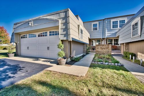 a-675 Versailles Circle, Elk Grove Village, IL, 60007 | Card Image