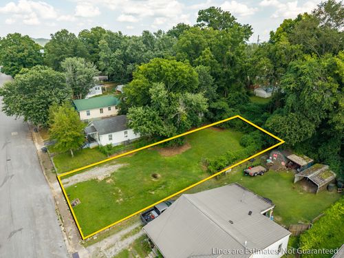 1002 College St W, Fayetteville, TN, 37334-2880 | Card Image