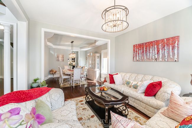 105 Royal Dr West, House other with 6 bedrooms, 5 bathrooms and 4 parking in Brampton ON | Image 9
