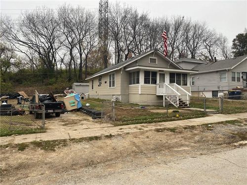 436 Tullis Ave, Kansas City, MO, 64125-1317 | Card Image