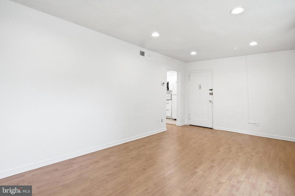 Residential in FALLS CHURCH 2