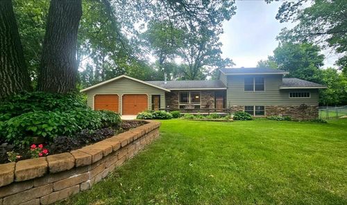 1912 S Oak Knoll Dr, Alexandria, MN, 56308-7550 | Card Image