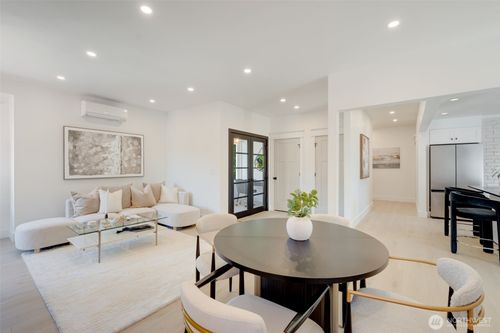 4205 5th Ave Nw, Seattle, WA, 98107-5015 | Card Image