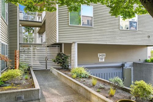 c107-3420 Burke Ave N, Seattle, WA, 98103-9034 | Card Image