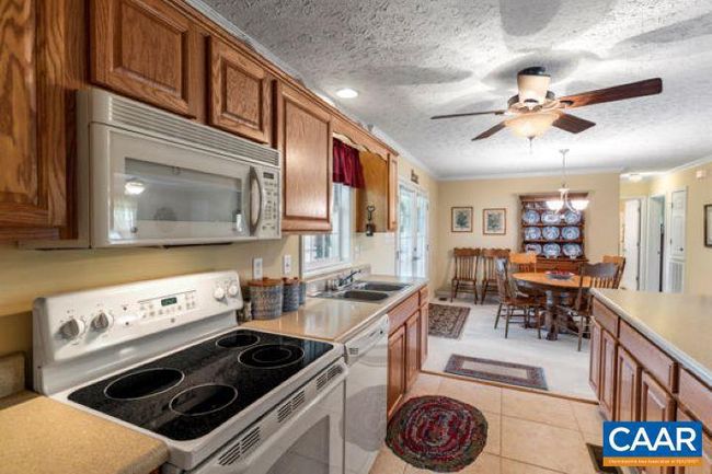 3160 Sandy River Rd, House other with 3 bedrooms, 2 bathrooms and null parking in BURKEVILLE VA | Image 5