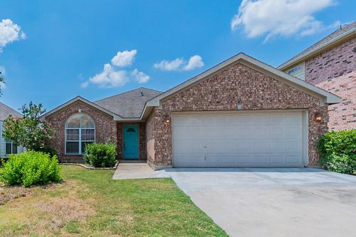 8741 Lariat Cir, Fort Worth, TX, 76244-7997 | Card Image