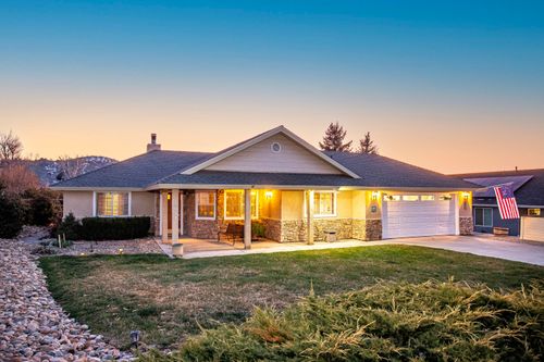 18051 Bold Venture Dr, Tehachapi, CA, 93561-5309 | Card Image