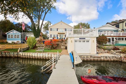 3704 W Lake Shore Dr, Wonder Lake, IL, 60097-8710 | Card Image