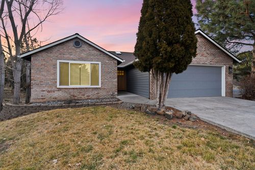 63673 Boyd Acres Rd, Bend, OR, 97701-8515 | Card Image