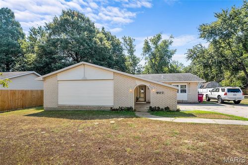 907 Stanford Dr, Sikeston, MO, 63801-5716 | Card Image