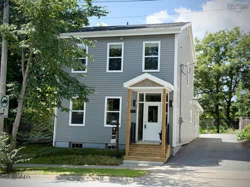249 Portland St, Dartmouth, NS, B2Y1J8 | Card Image