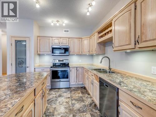 59 Wyvern Ave, Whitehorse, YT, Y1A0T6 | Card Image