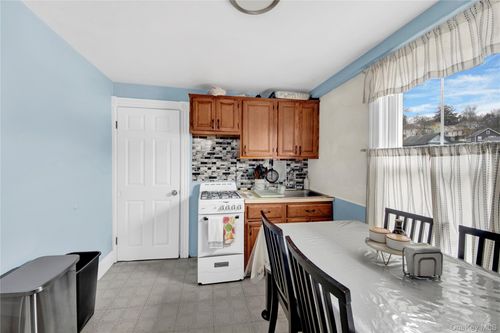 15 Ferris Pl, Ossining, NY, 10562-3590 | Card Image