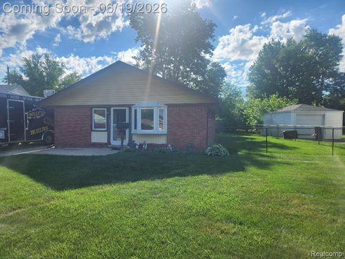 11298 Superior Ave, Warren, MI, 48089-3850 | Card Image
