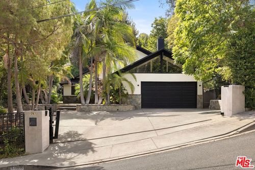 1561 Clear View Dr, Beverly Hills, CA, 90210 | Card Image
