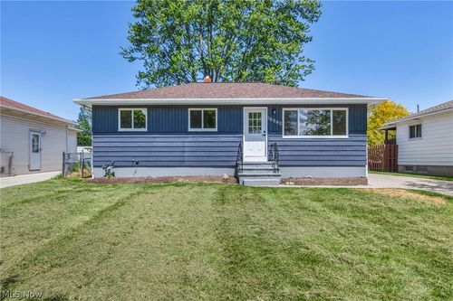 15424 Holland Rd, Brook Park, OH, 44142-3342 | Card Image