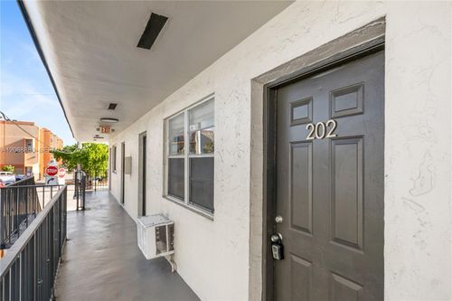 202-345 W 68th St, Hialeah, FL, 33014 | Card Image