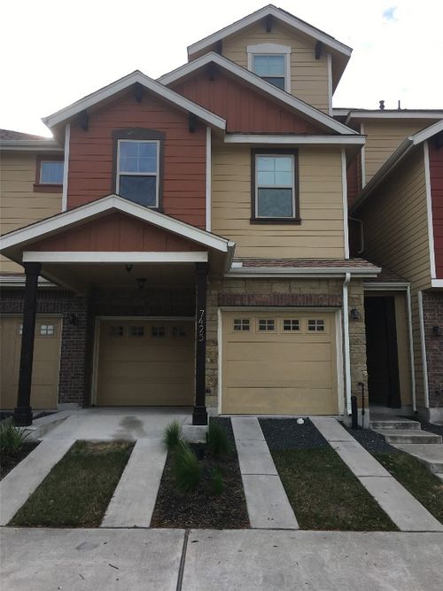 7425 Wolverine St, Austin, TX, 78757-1523 | Card Image