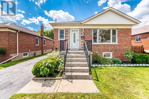 170 N Carson St, Etobicoke, ON, M8W4C9 | Card Image