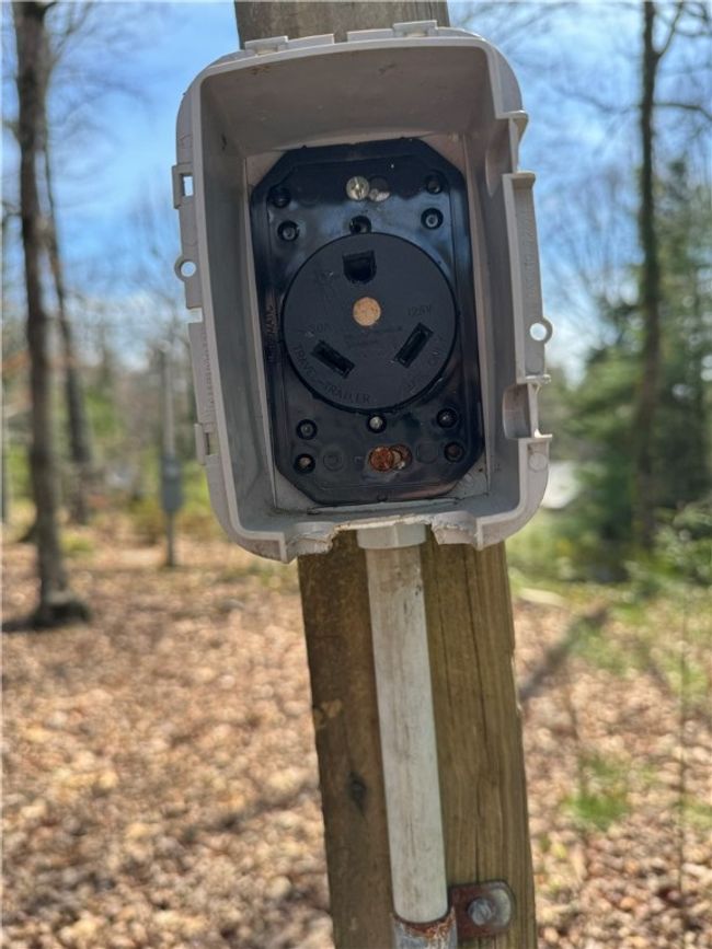 RV hookup | Image 12