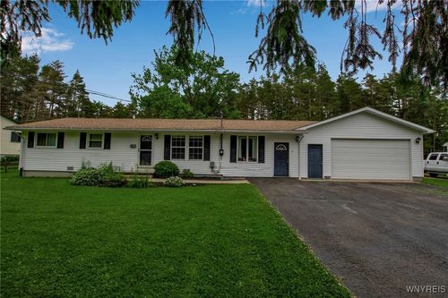 4 Cobb Ave, Delevan, NY, 14042-9802 | Card Image