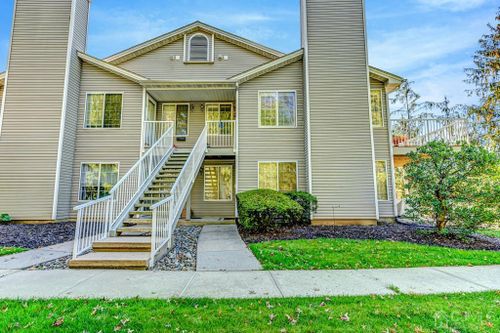 2 Ray Ct, Bedminster, NJ, 07921-1631 | Card Image