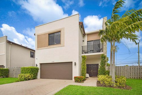 21040 Ne 2nd Court, Miami, FL, 33179 | Card Image