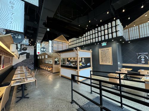 3-2131 Yonge St, Toronto, ON, M4S0C5 | Card Image