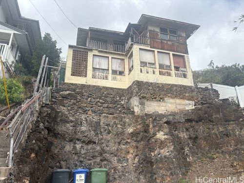 3250 Hoanoho Pl, Honolulu, HI, 96816-2508 | Card Image