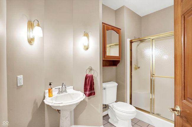 Main level full bath | Image 22